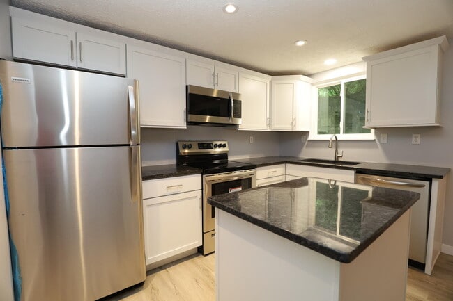 Photo - 1232 E Henry Clay Ave