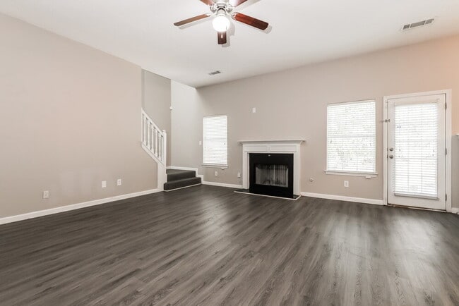 Photo - 542 Vaughan Dr