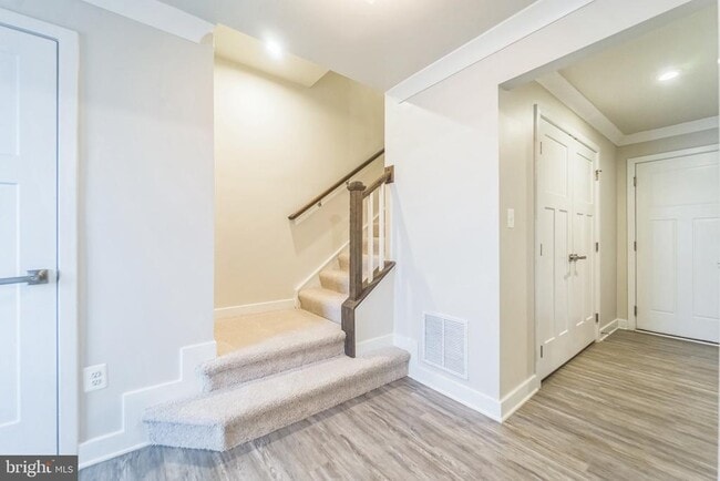 Building Photo - 641 Colindale St Rental