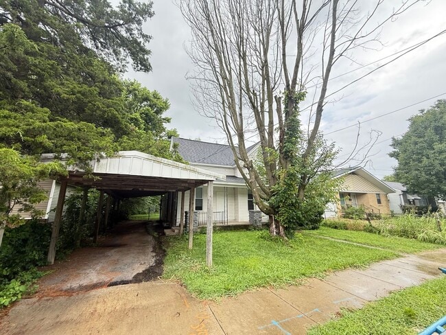 Photo - Spacious 4-Bedroom Home Near Springfield's Newest Entertainment & Dining!