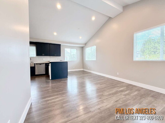 Photo - 3650 Percy St