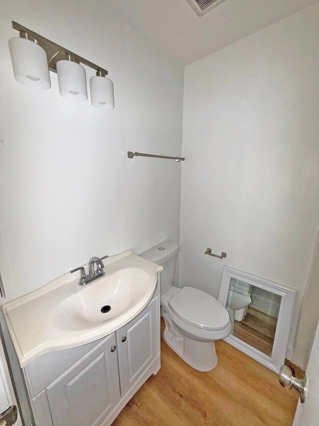 Photo - 10776 Rose Ave Unidad 6