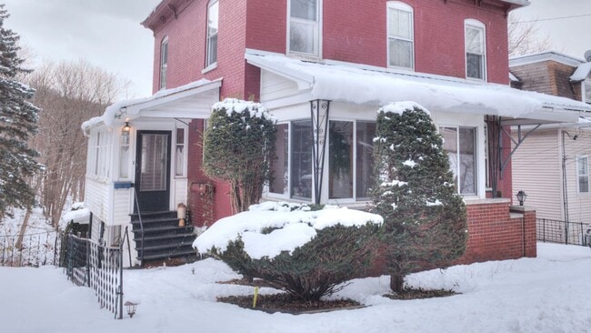 Building Photo - 1 Bed 1 Bath Unit 2