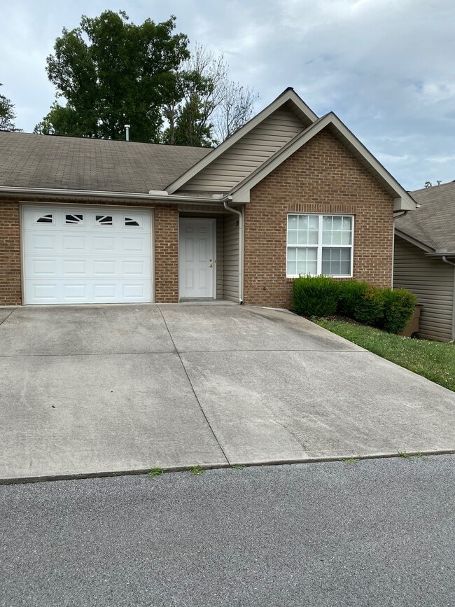 Photo - 3715 Willow Falls Way Unidad condo