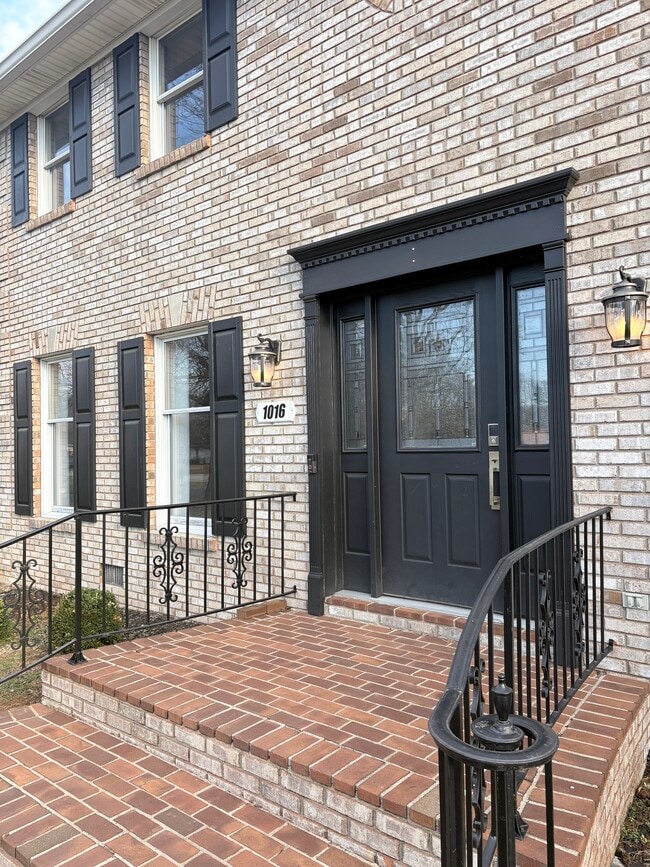 Photo - 1016 Lois Ln