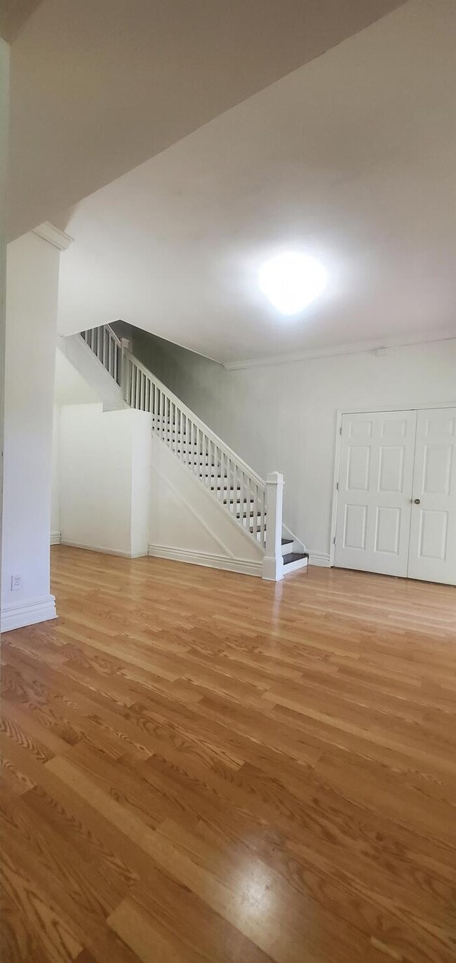 Photo - 201 S Broadway St