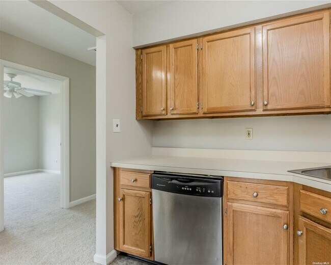 Photo - 281 Fairview Cir