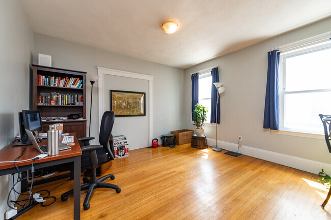 Building Photo - 6 Belmont St Unit 1 Rental