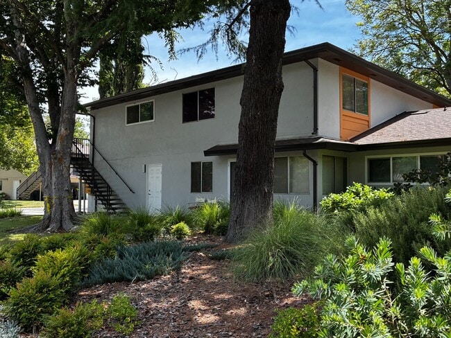 Photo - 2 bedroom 1 bath upstairs 4-Plex unit Unit 4