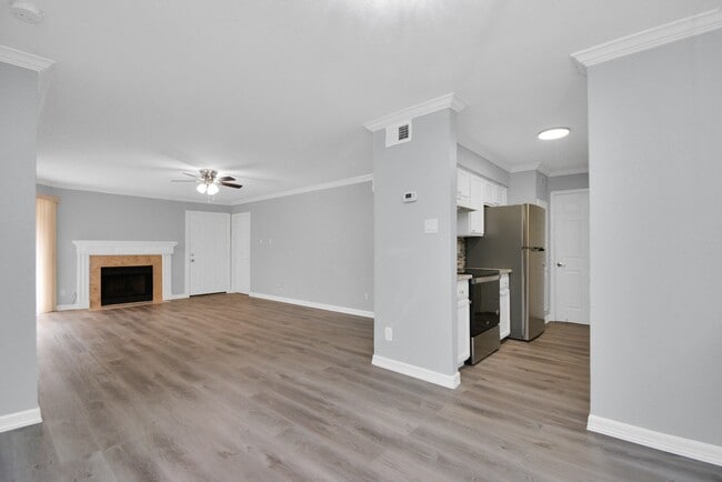Building Photo - 9700 Leawood Blvd Unit 1505 Rental