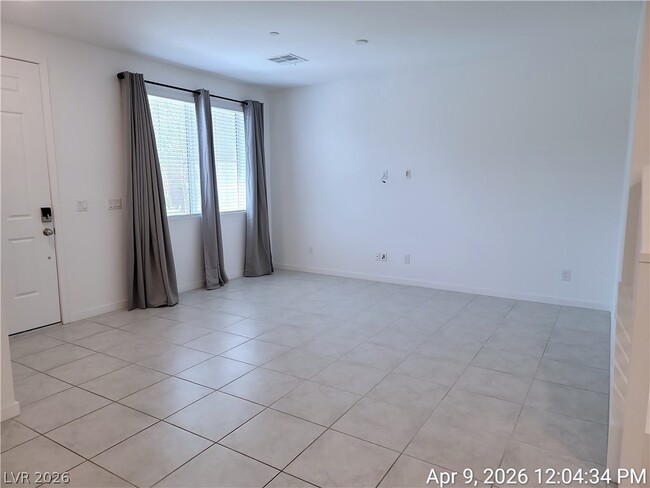 Photo - 965 Nevada State Dr