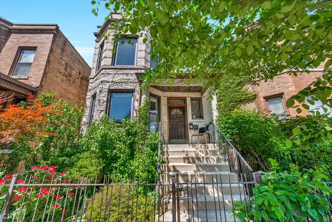 Photo - 2442 N California Ave Unidad 2