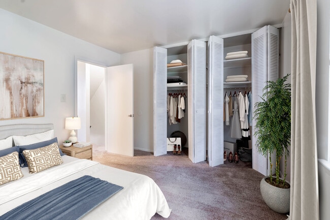 Photo - Southgate Manor Apartments