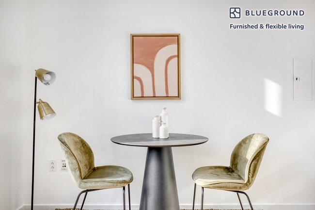 Photo - 18 W 48th St Unit FL21-ID670