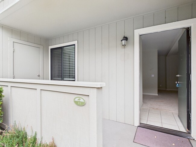 Building Photo - Private 1 bedroom condo at Cypress Park