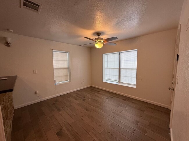Photo - Updated 3BR w/ Hardwood Floors, Walk-In Shower & Stainless Steel Kitchen