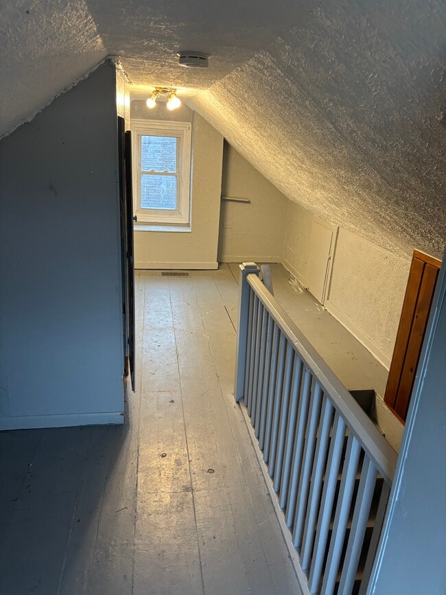 Photo - 127 W Jackson St