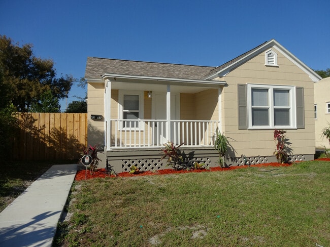 Photo - Three Bedrooms One Bathroom with Shaded Porch