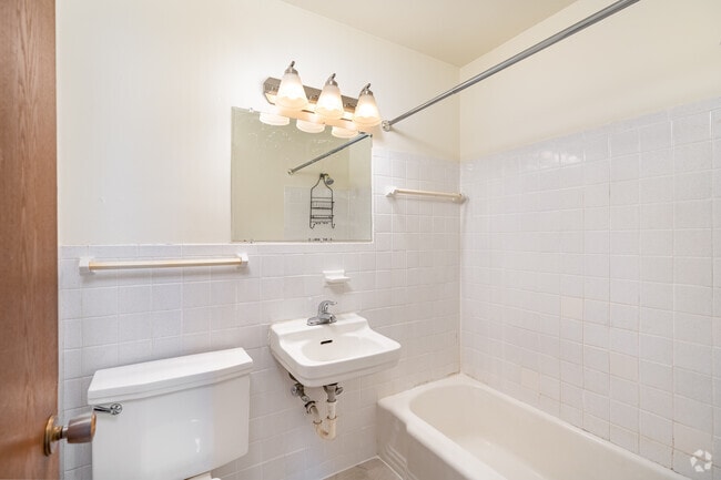 2BR,1BA700SF - Baño