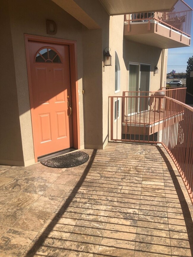 Photo - Fully Furnished Lakefront Condo!! 6 Month Lease Available!