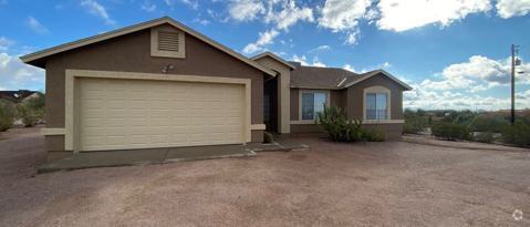 Building Photo - 1625 N Acacia Rd Rental