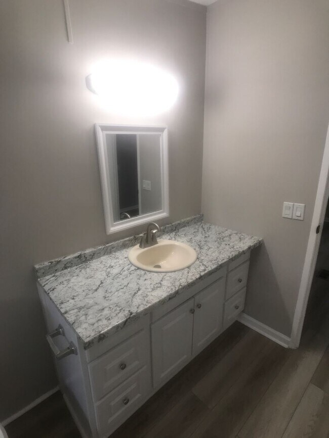 Photo - 6803 Waters Ave Unidad PH17