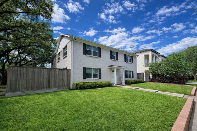 Photo - 2126 Banks St Unit 3