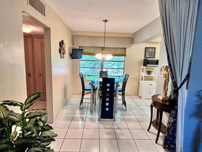 Photo - 2031 Dewey St