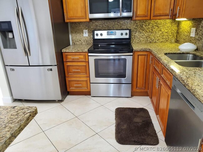 Photo - 2460 NE 215th St