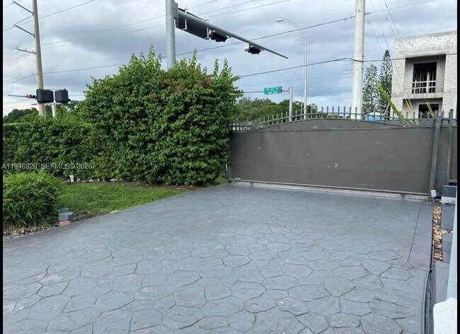 Photo - 2400 SW 62nd Ave