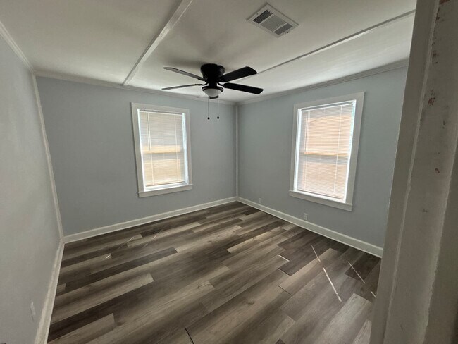 Photo - 1153 Auburn Dr