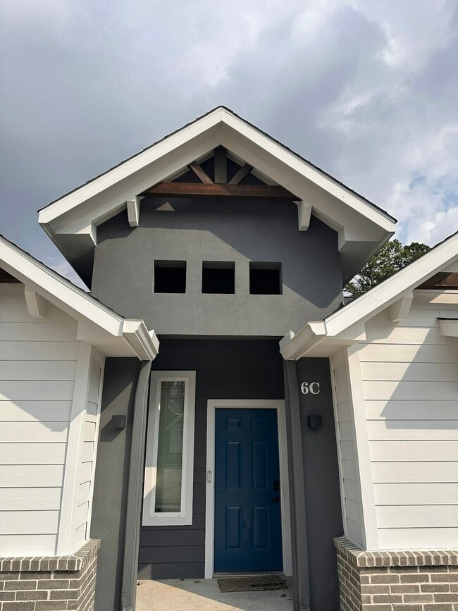 Building Photo - 10317 Lake Rd