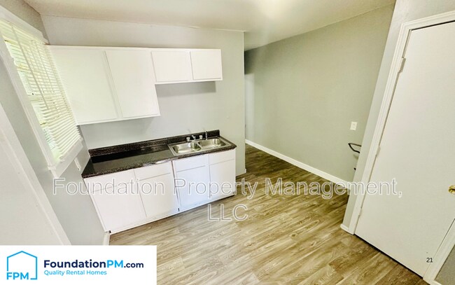 Photo - 1117 Keating St