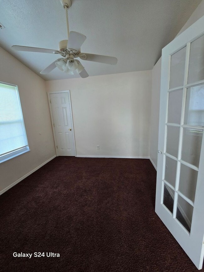 Photo - 2bd/1Ba Duplex.