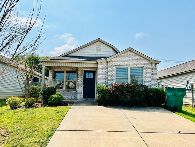 Building Photo - Home in Moundville, AL for Rent! COMING SOON!