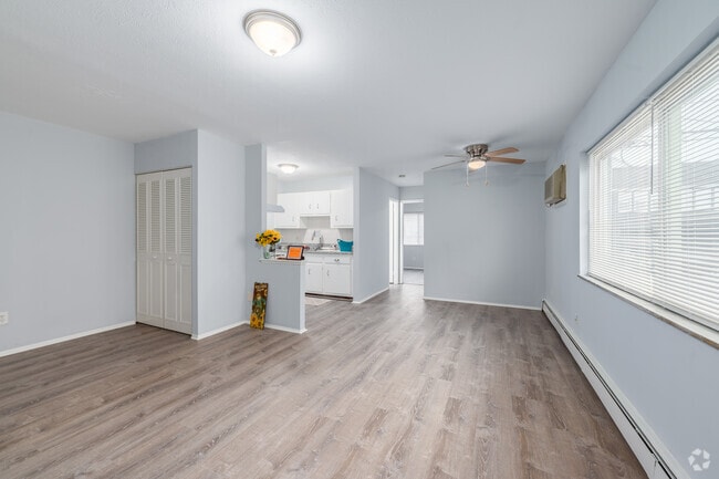 Unit 7 - 625SF - Living Room