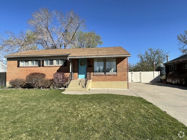 Building Photo - Modern 3 Bedroom Home in Ogden | Furnished...