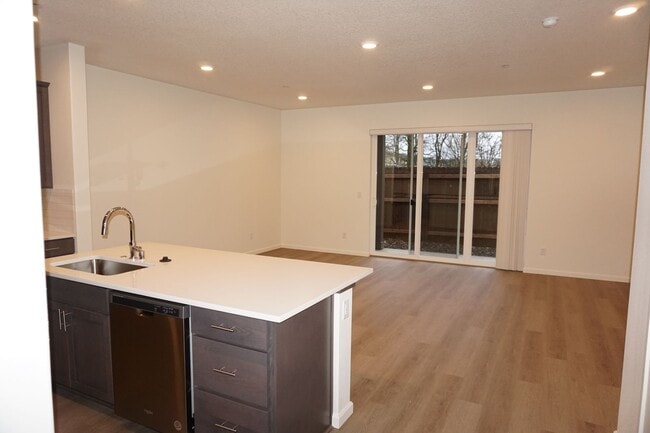 Photo - 11424 NE 127th Ct