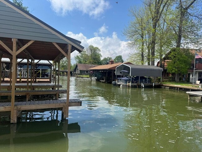 Photo - 4956 Island Dr