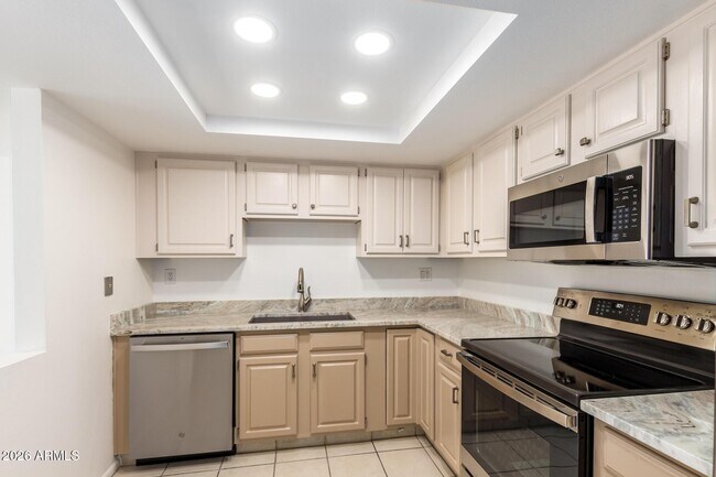 Building Photo - 7840 E Camelback Rd Unit 309