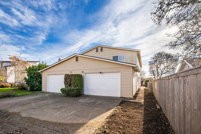 Building Photo - CL2622-2624 Unit 2622