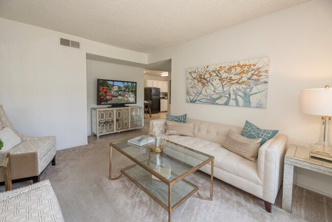 2x2 Model Home - River Pointe