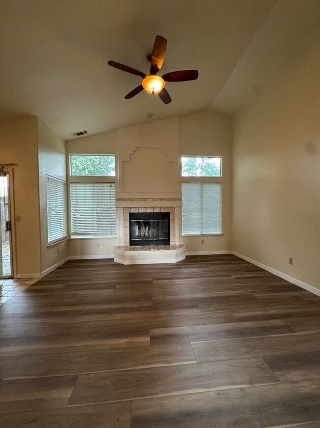 Photo - Lovely 3bd, 2ba Home in a Great Location!