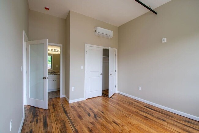 Photo - 639 Main St Unit 202