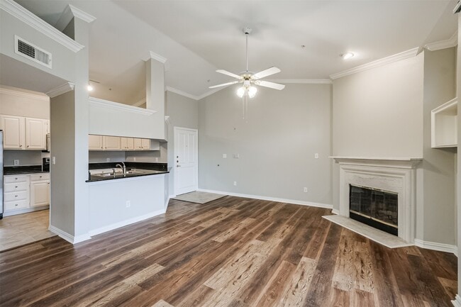 Photo - 2111 Welch St Unit B304