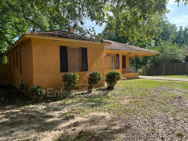 Photo - 1848 Woodburn Dr