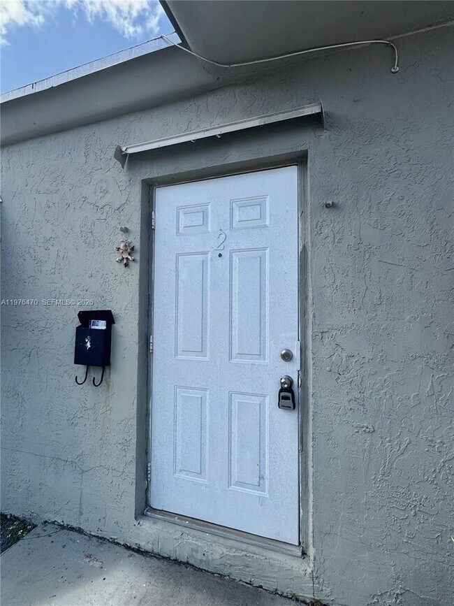 Photo - 124 SE 4th St Unit 2