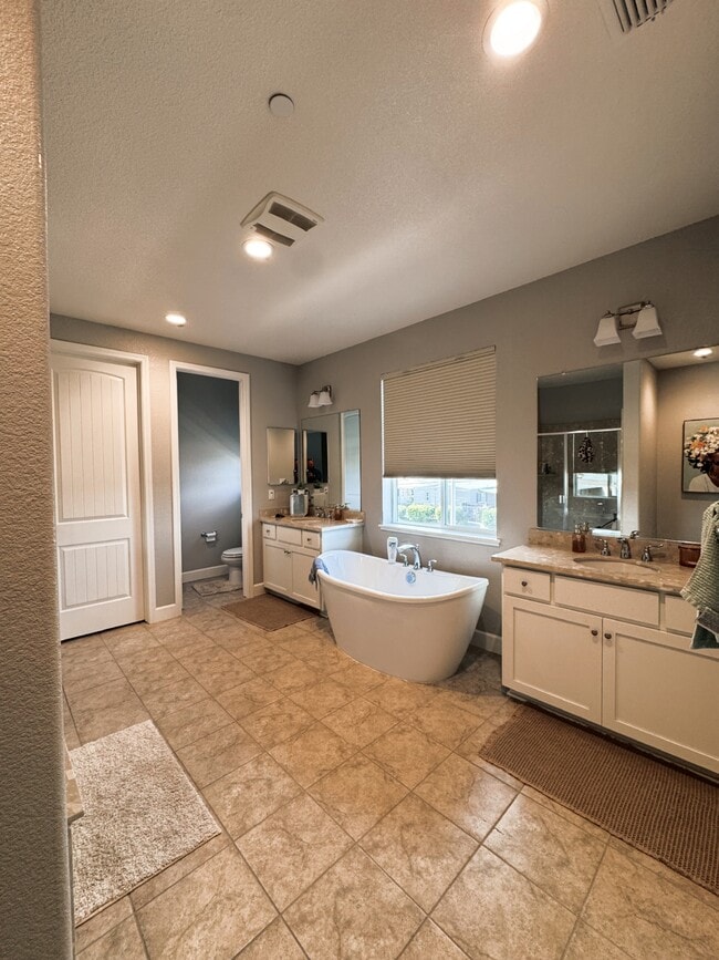 Photo - 2072 Parsons Dr