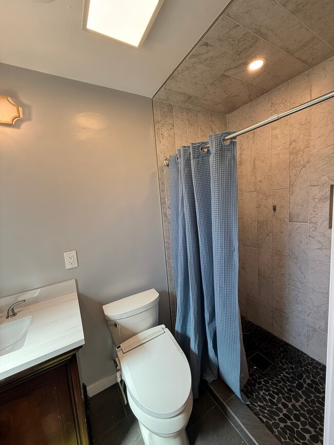 Photo - 420 Broderick Ave