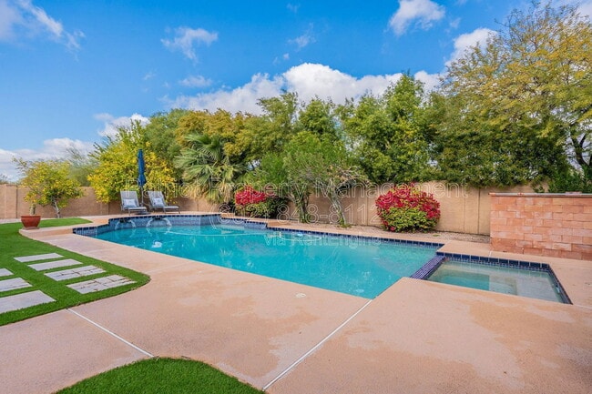 Photo - 9910 E Sutton Dr